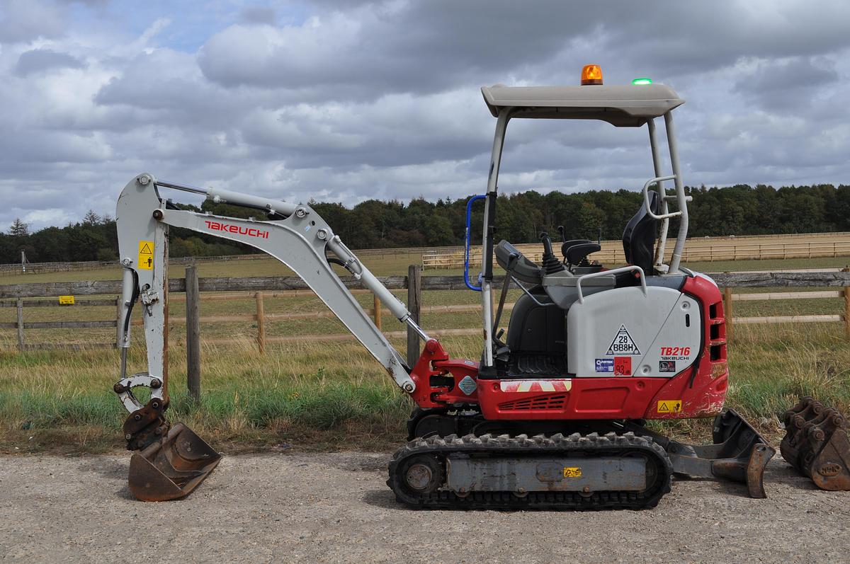 Used 2021 TAKEUCHI TB216