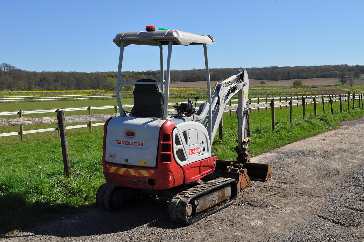 Used 2020 TAKEUCHI TB216