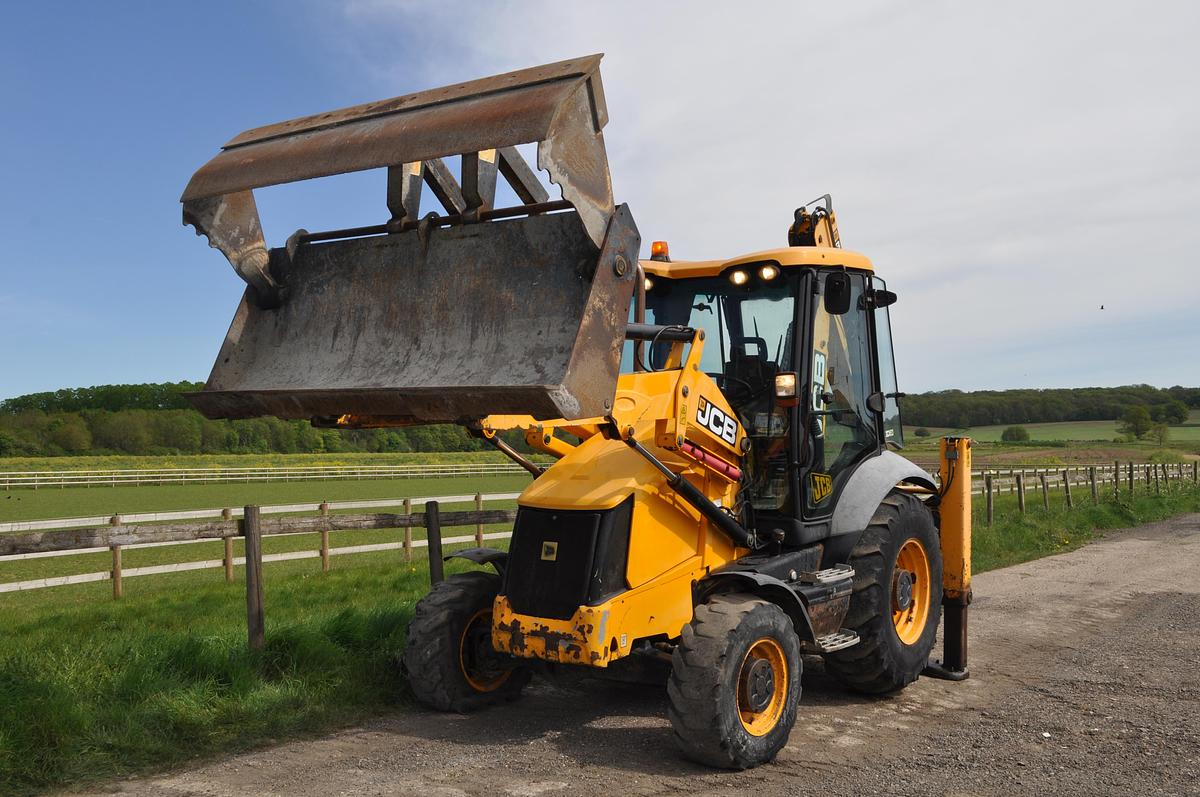 Used 2011 JCB 3CX SM