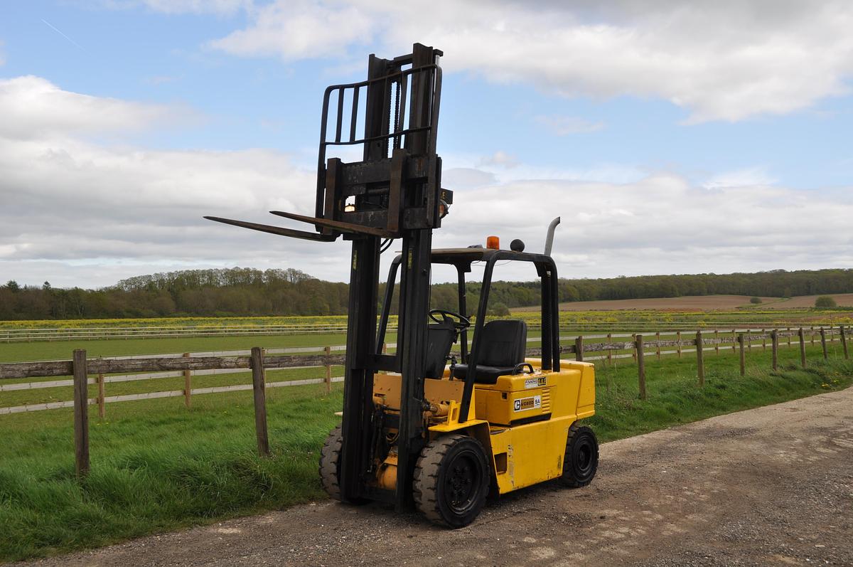 Used 1997 CATERPILLAR V60D SA