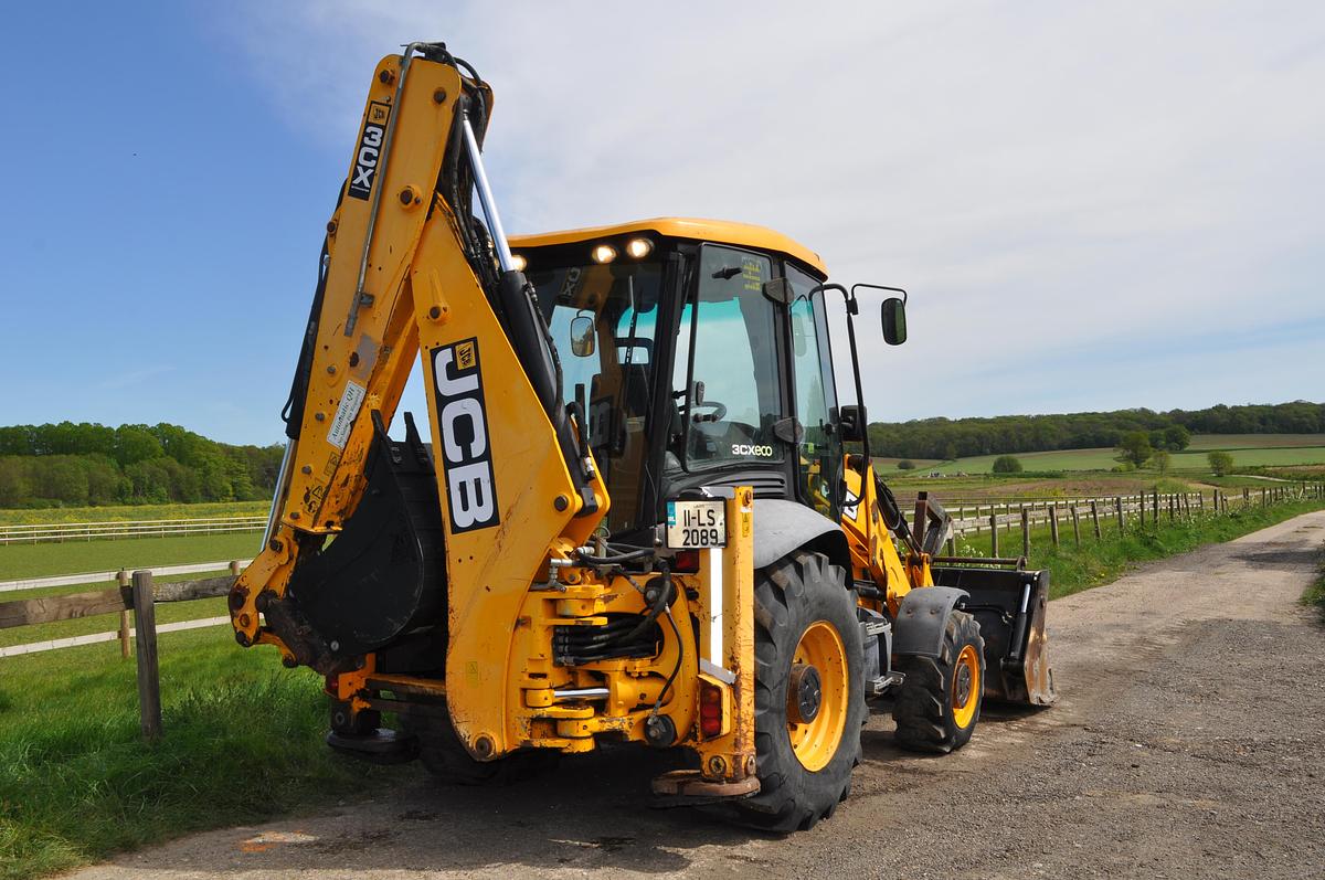 Used 2011 JCB 3CX SM