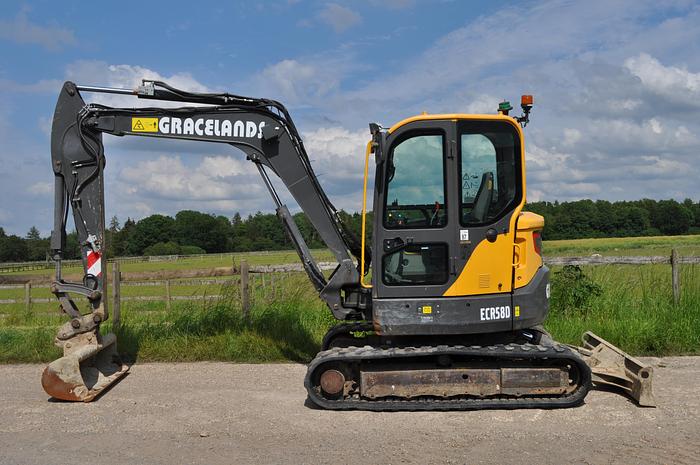 Used 2018 VOLVO ECR58D