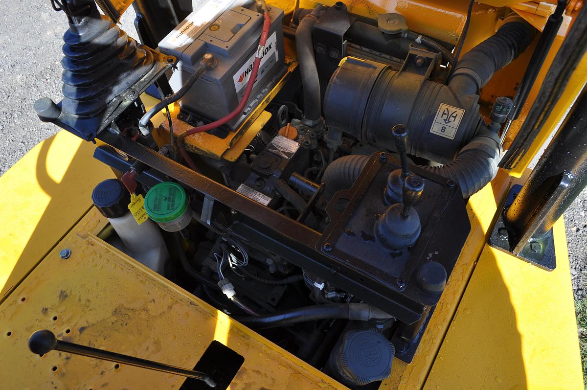 Used 2004 THWAITES 1.5T POWER SWIVEL HI-TIP DUMPER