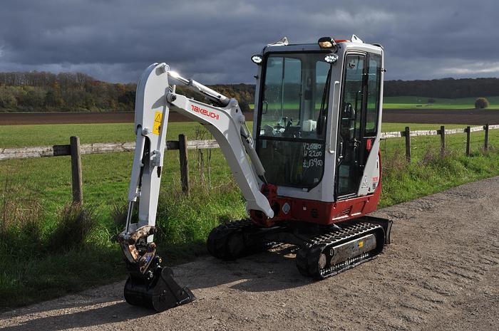 Used 2020 TAKEUCHI TB216