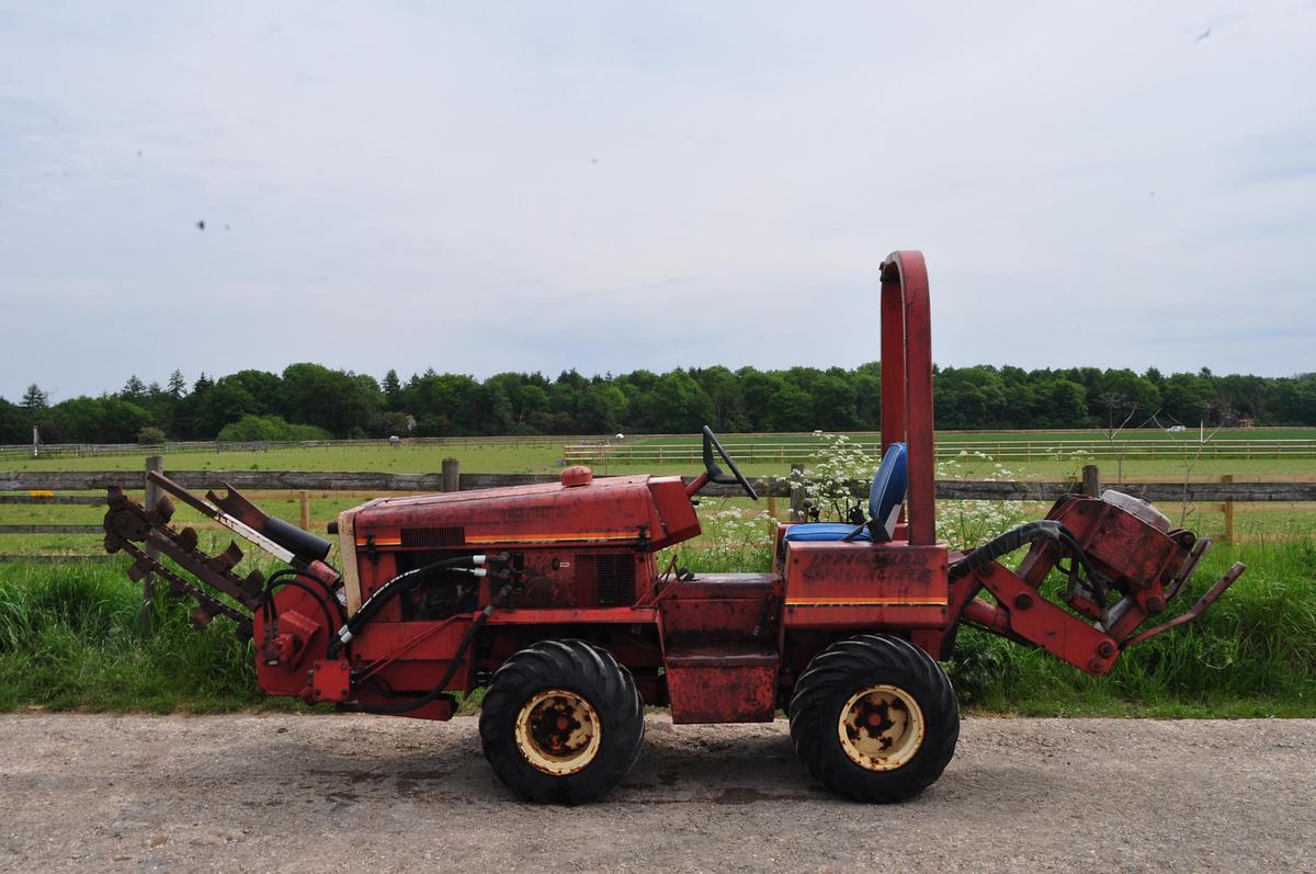 Used DITCH WITCH 350SX DD VIBRATORY CABLE PLOW