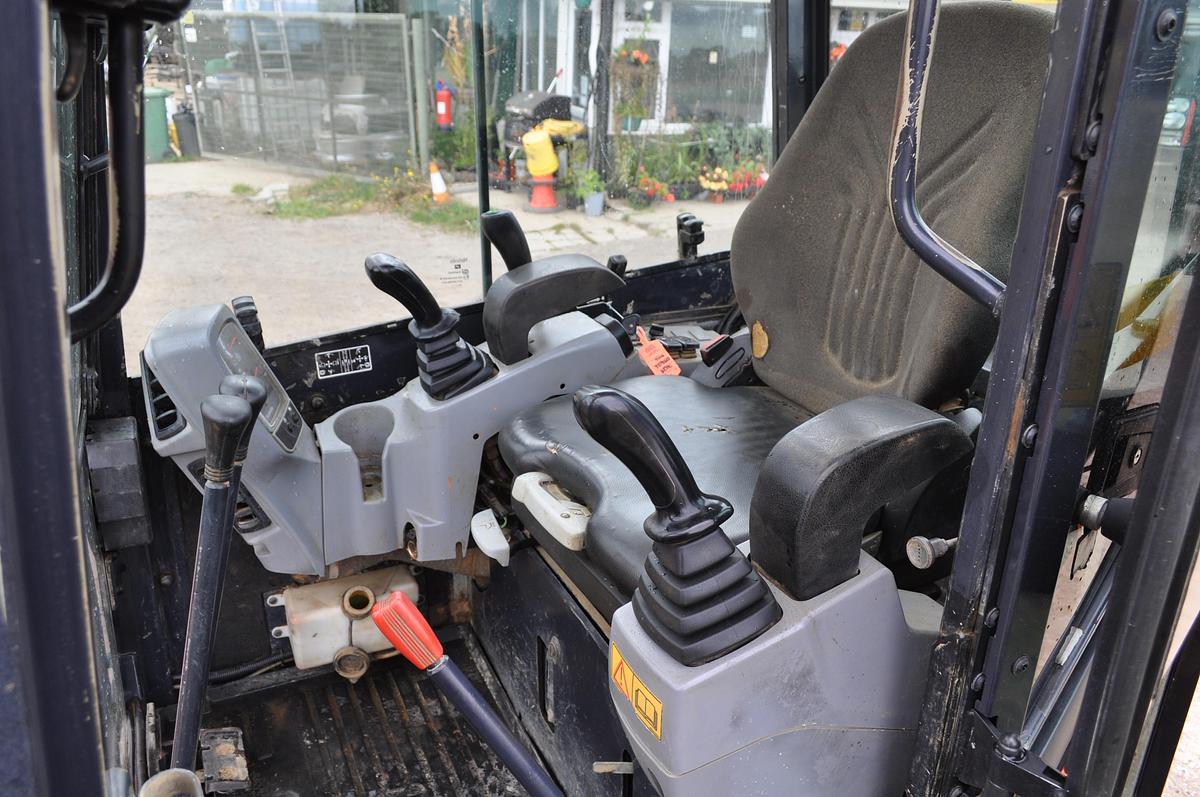 Used 2015 KUBOTA U27-4