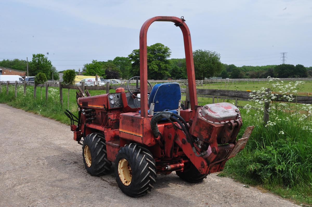 Used DITCH WITCH 350SX DD VIBRATORY CABLE PLOW