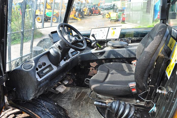 Used JCB 520-40