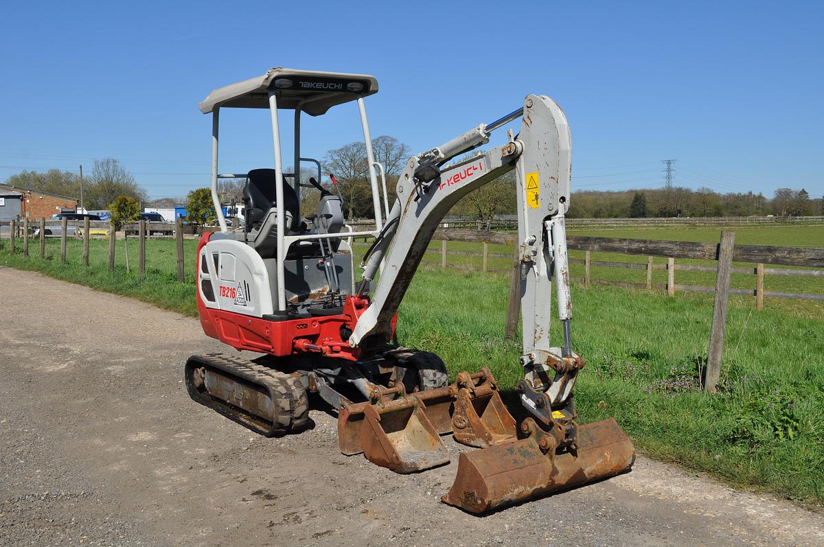 Used 2020 TAKEUCHI TB216
