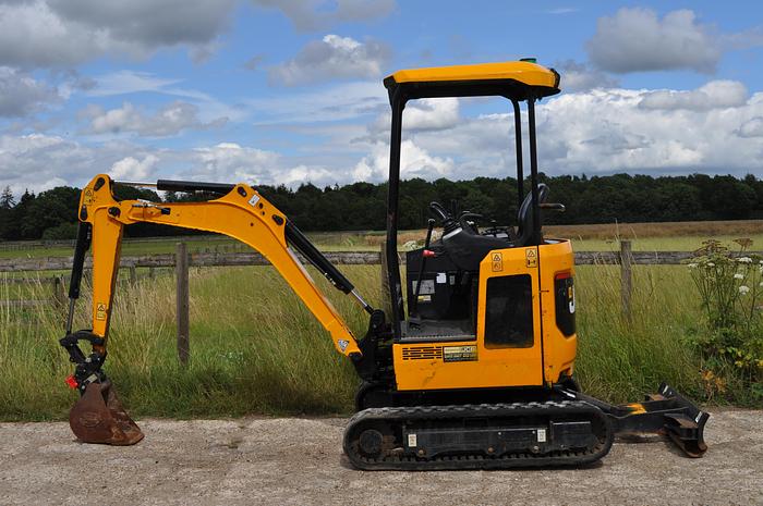 Used 2018 JCB 18Z-1
