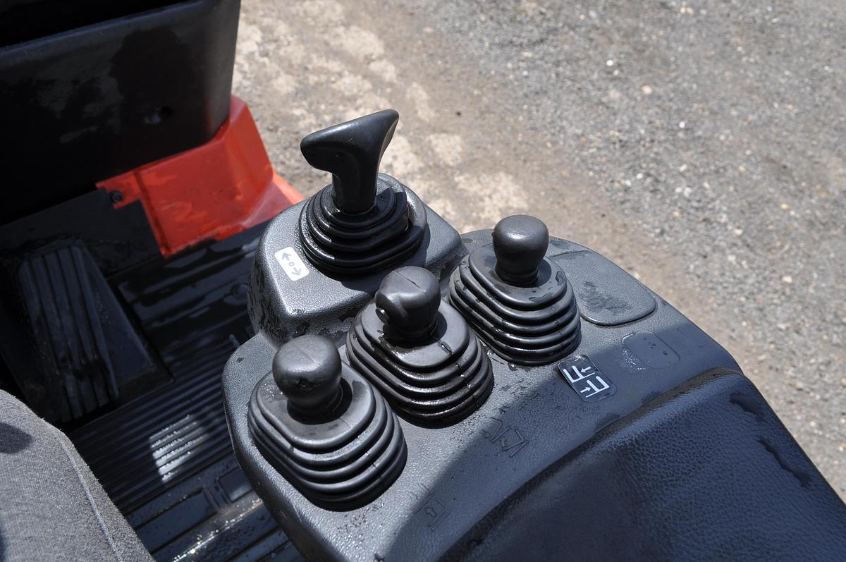 Used 2010 TOYOTA 7 FBMF 25