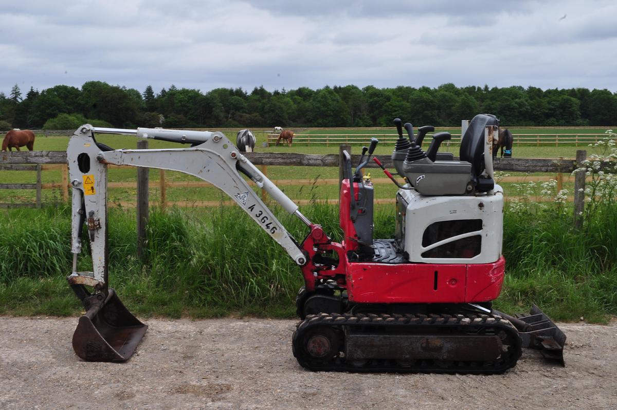 Used 2017 TAKEUCHI TB210R