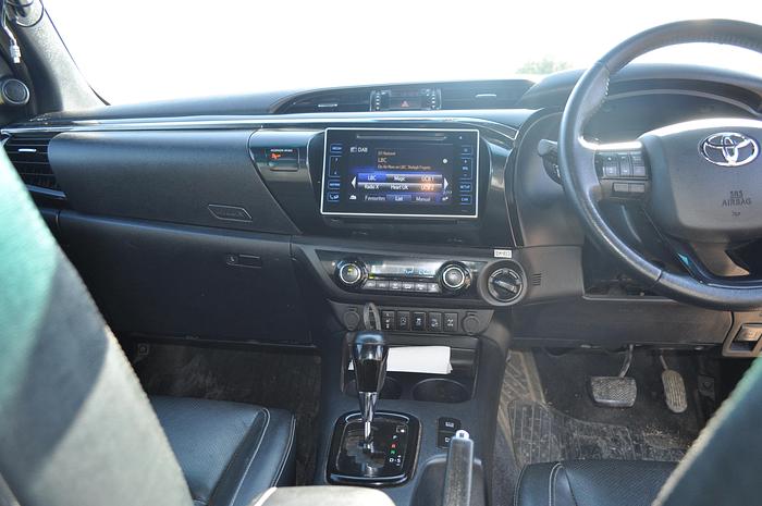 Used 2020 TOYOTA HILUX INVINCIBLE X