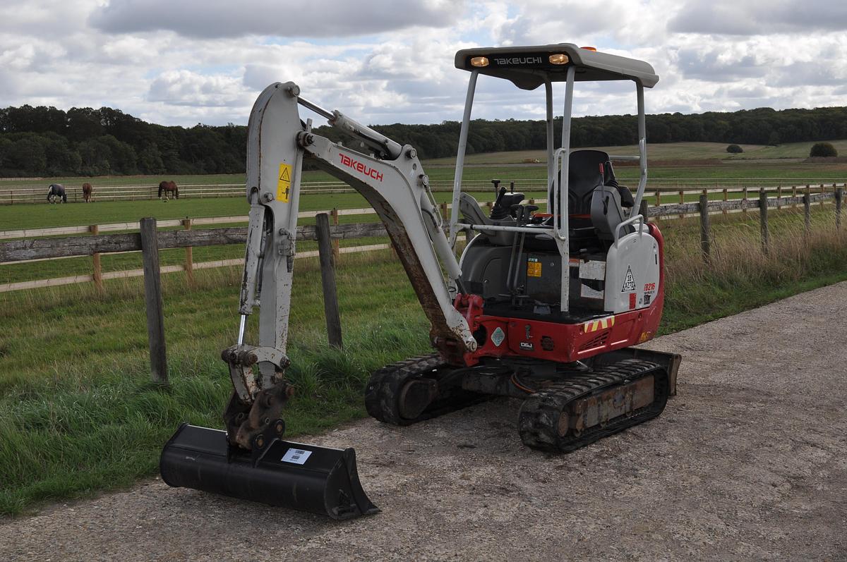 Used 2020 TAKEUCHI TB216