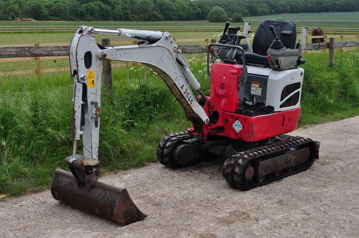 Used 2017 TAKEUCHI TB210R