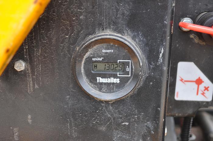 Used 2015 THWAITES 3 TONNE SWIVEL