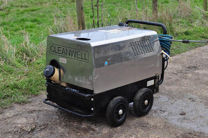 Used CLEANWELL 14-100 STEAM PRESSURE WASHER