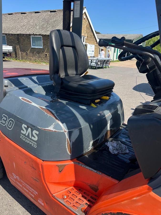 Used 2003 TOYOTA 02-7FDF30