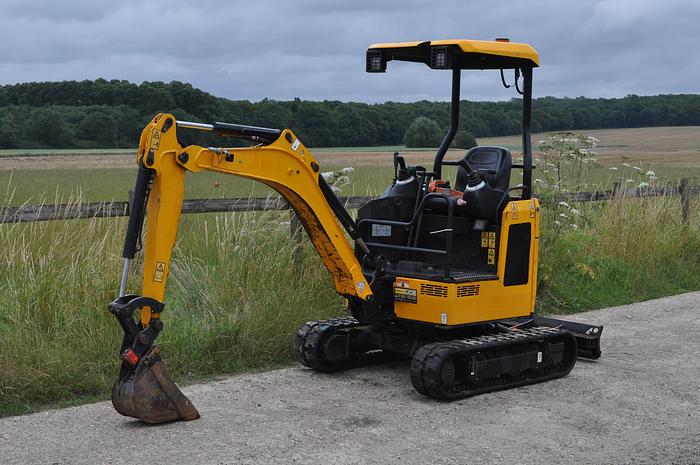 Used 2018 JCB 18Z-1