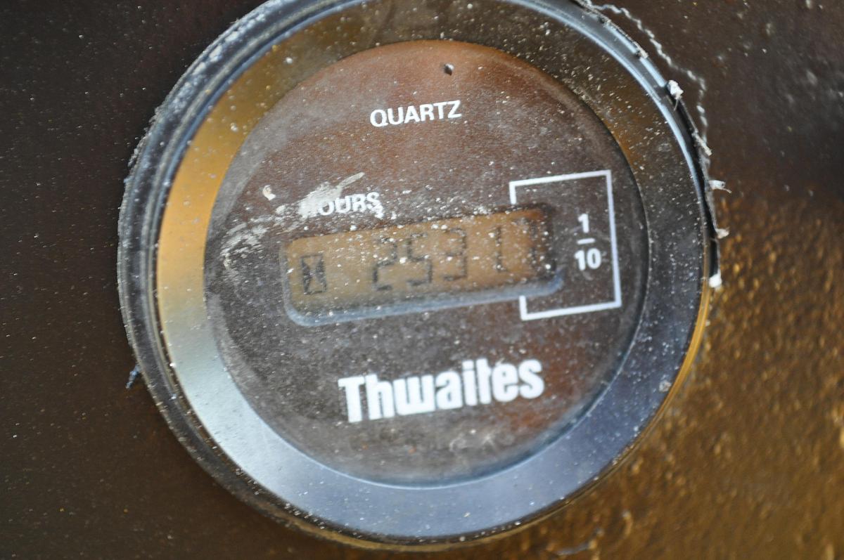 Used 2004 THWAITES 1.5T POWER SWIVEL HI-TIP DUMPER