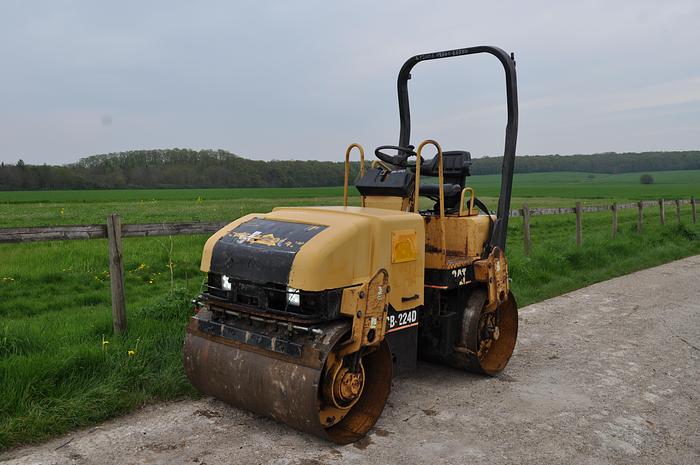 Used CAT CB-224D