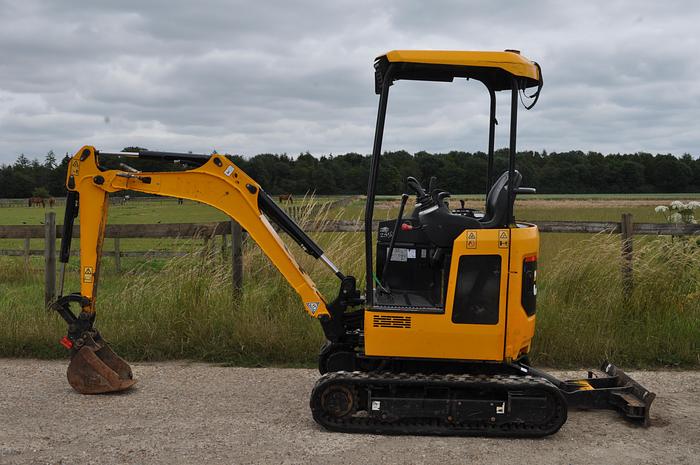 Used 2018 JCB 18Z-1