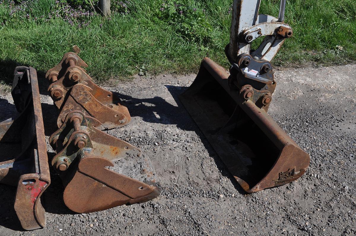 Used 2020 TAKEUCHI TB216