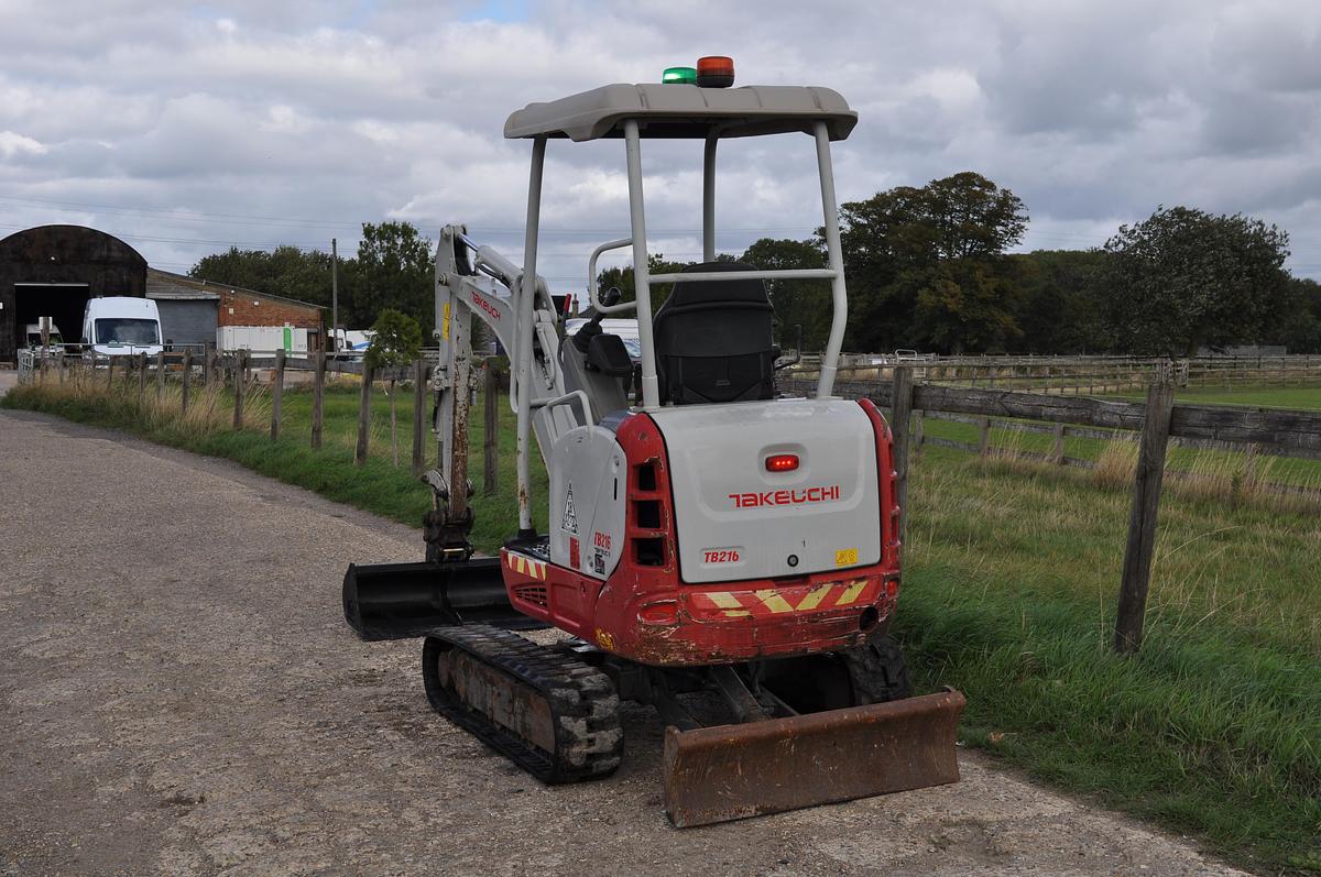 Used 2020 TAKEUCHI TB216