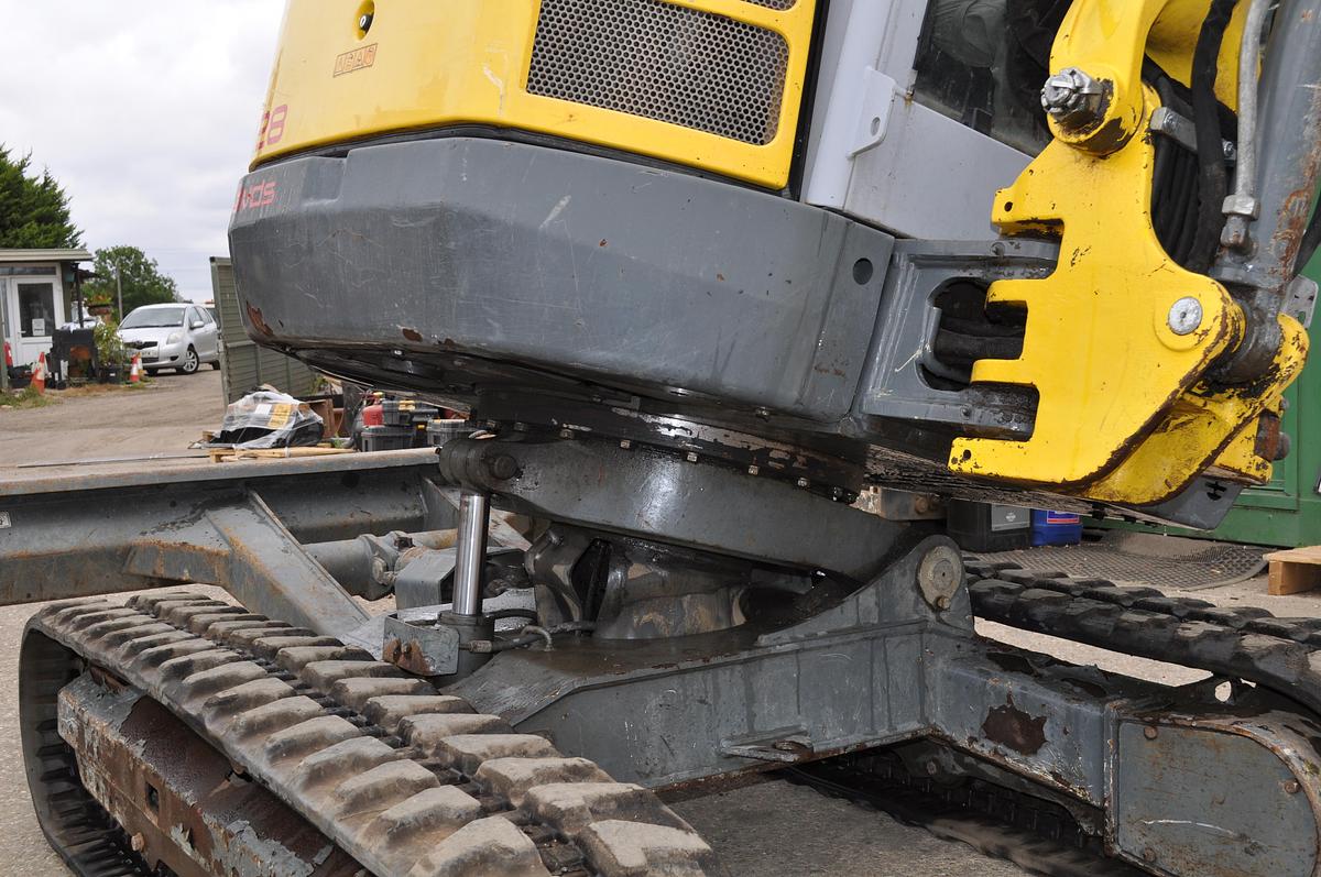 Used 2017 WACKER NEUSON EZ28 W/ TILTING CAB