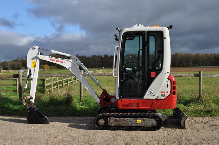 Used 2020 TAKEUCHI TB216
