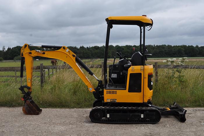 Used 2018 JCB 18Z-1