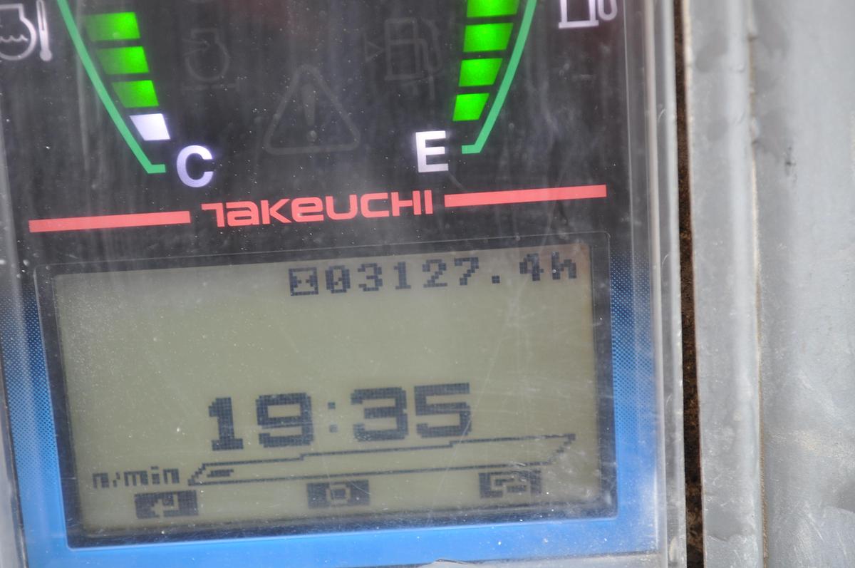 Used 2019 TAKEUCHI TB225