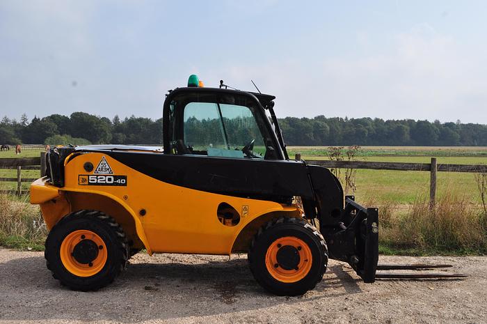 Used JCB 520-40