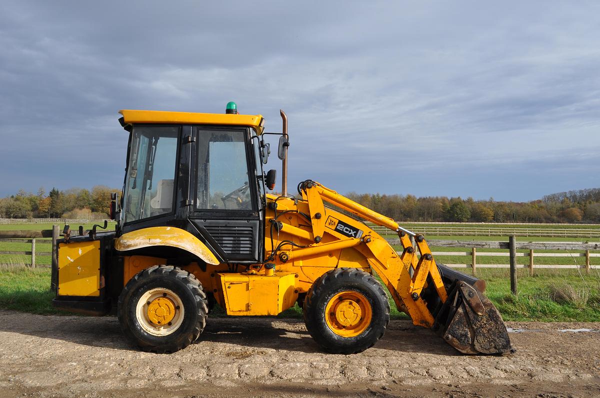Used 2004 JCB 2CX AIRMASTER