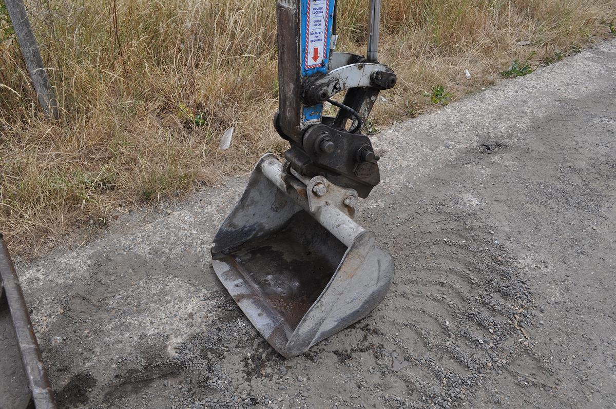 Used 2019 TAKEUCHI TB225