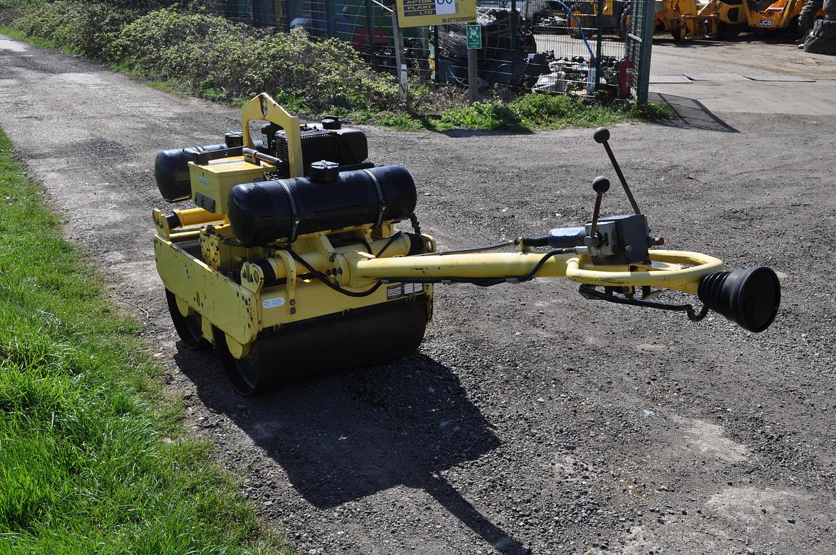 Used 2000 BOMAG BW75 S-2