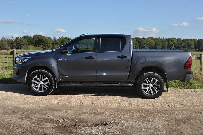 Used 2020 TOYOTA HILUX INVINCIBLE X