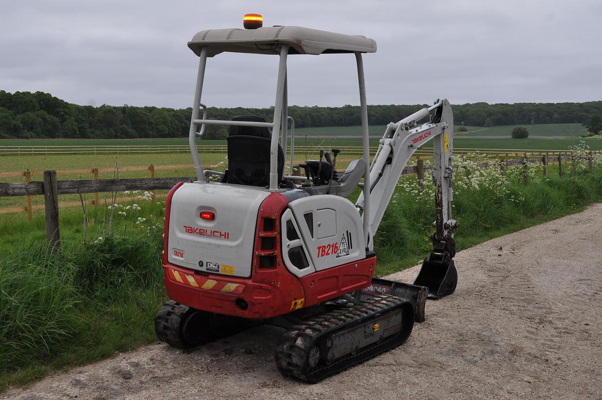 Used 2020 TAKEUCHI TB216