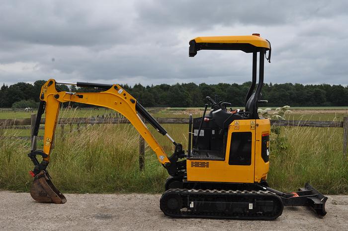 Used 2018 JCB 18Z-1