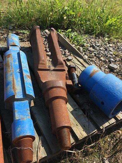 Used 12" Chisel Bit 2-1/4" x 3-1/4" Thread