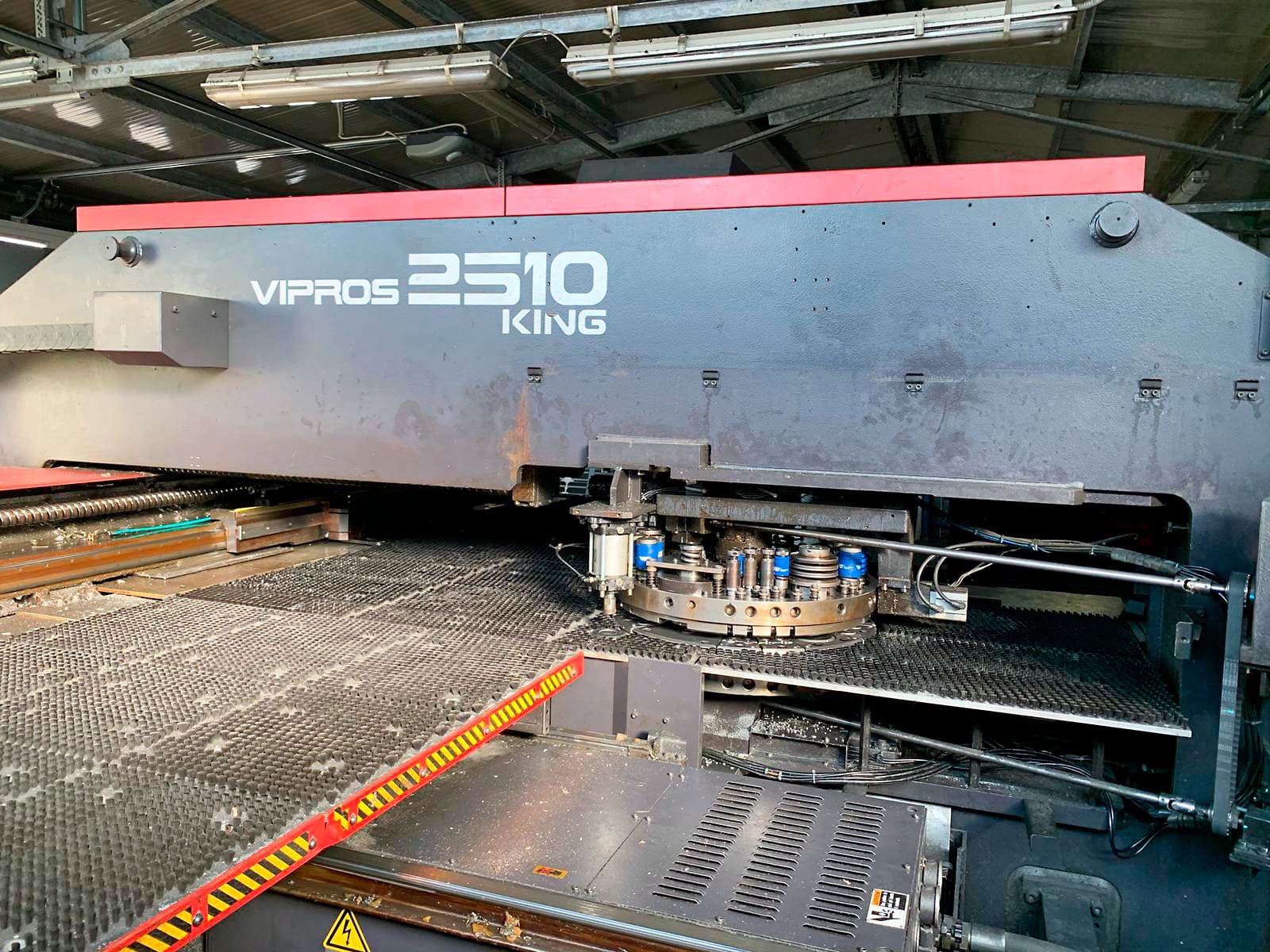 Used Amada Vipros 2510K - Punching Machine - 1998