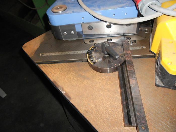 Gebruikt UITHOEKER COMACA SH 200/4