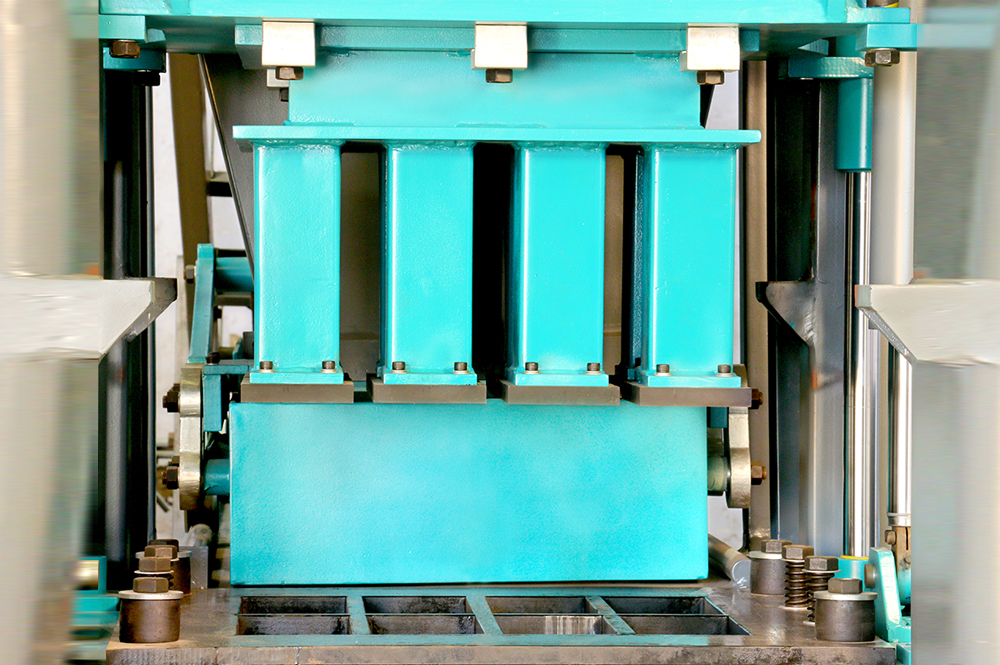 DMIc 1400 Semi Automatic Block Plant