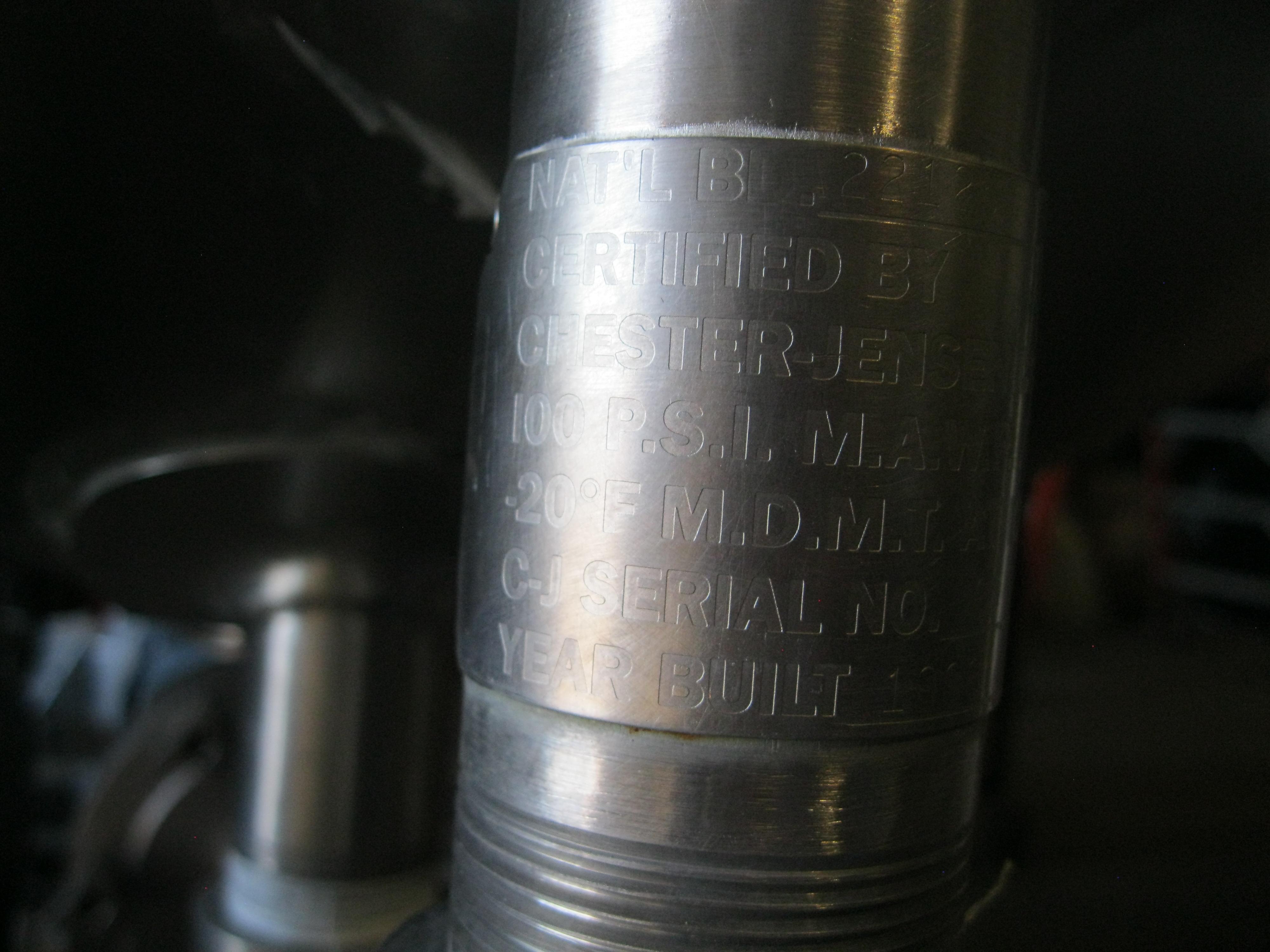 Used 100 GALLON MIXING TANK W/SKID FOR MIXING VISCOUS MATERIAL