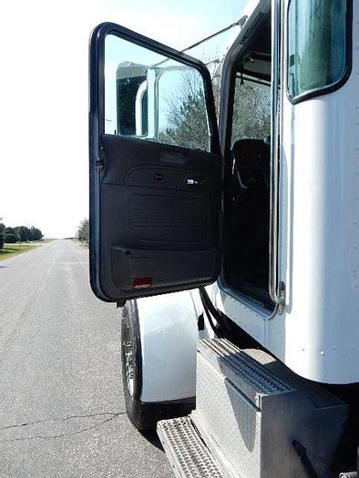 Used 2007 Peterbilt 357- Stock #: 8675