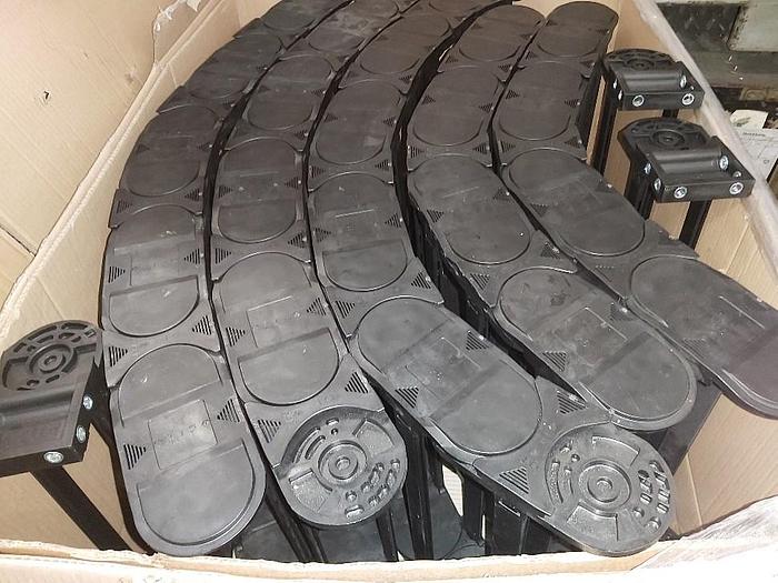 Cadena portacables serie E4.80, 10,5m, E4.80.45.200 Igus, nueva -50%