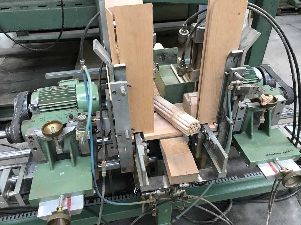 Usato Fresatrice smussatrice doppia, automatica, per fuselli tondi o prodotti similari