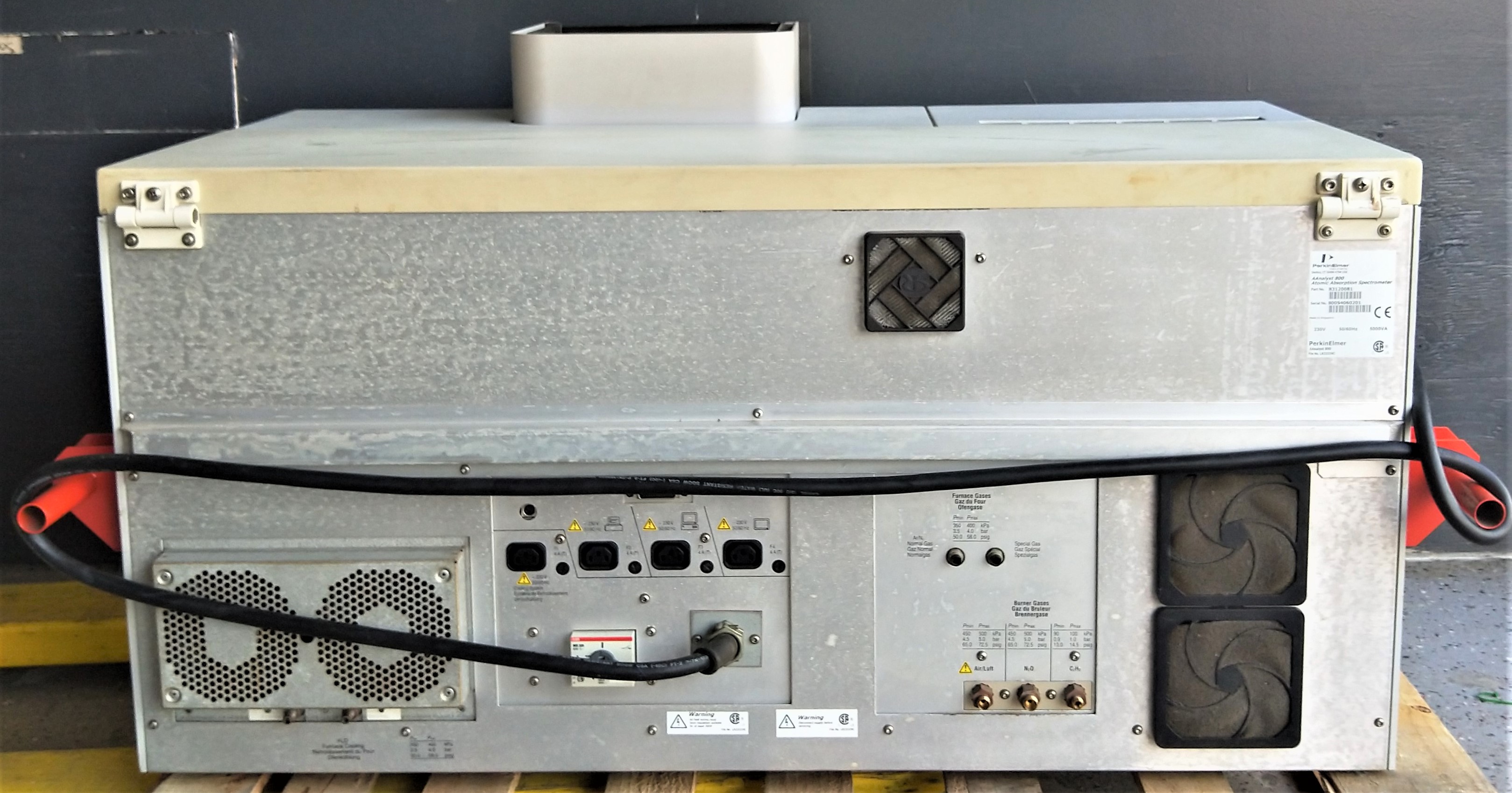 As is Perkin Elmer AAnalyst 800 AA Spectrometer with AS800 Autosampler and Cooling Accessory