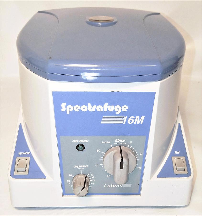 Used Labnet Spectrafuge 16M MicroCentrifuge (18 x 1.5/2mL)