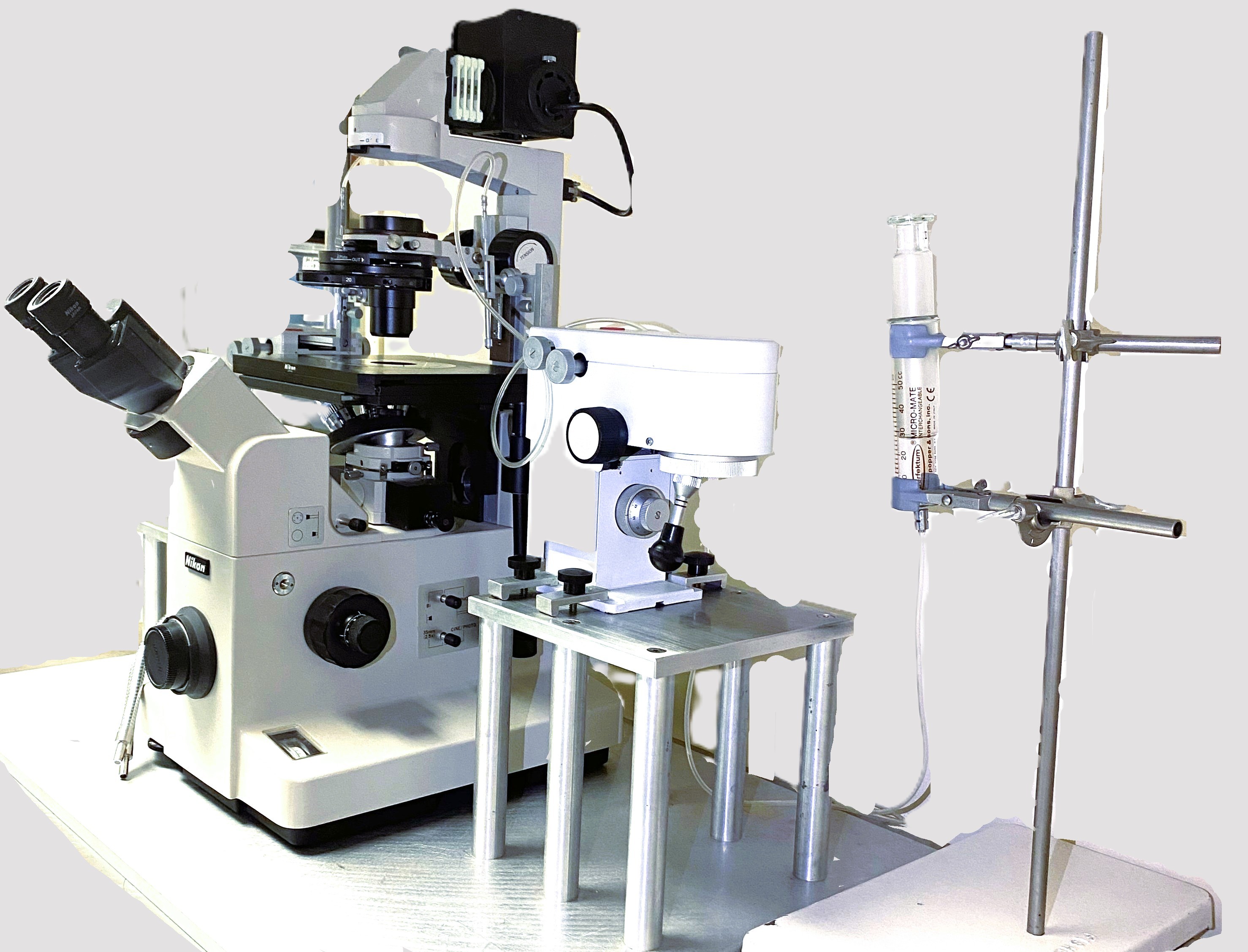 Used Nikon Diaphot TMD Inverted, Phase-Contrast Microscope with Micromanipulators (40X to 400X)
